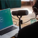 Aprenda como fazer uma transmissão ao vivo de rádio.