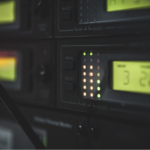 Web Rádio vs. Rádio Tradicional: Diferenças