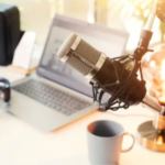 Descubra como as inovações tecnológicas estão moldando o futuro da experiência de audição de rádio.